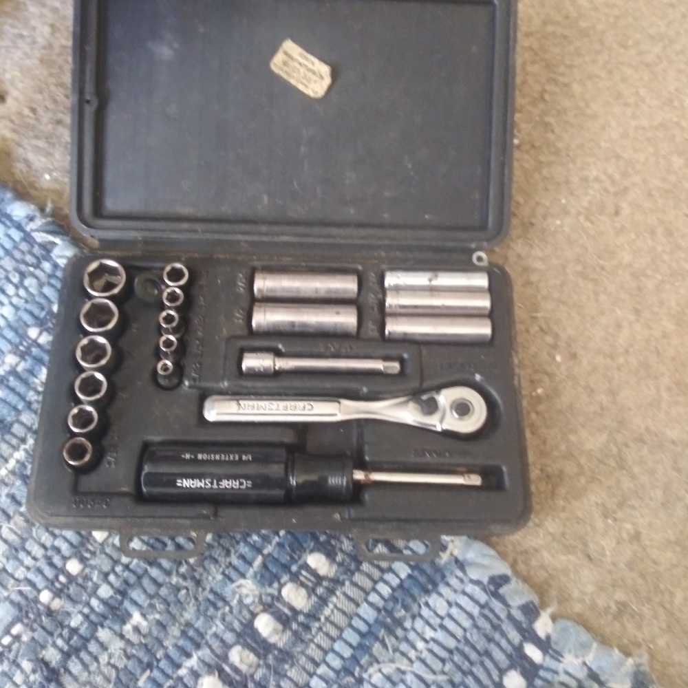 TOOLS 1/4 in drive set